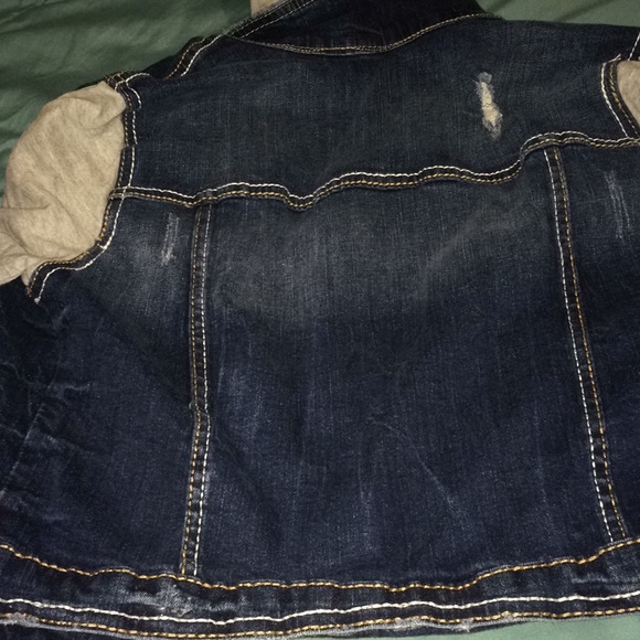 Jean jacket with grey sleeves and hoodie - Picture 3 of 5